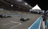 Kraj neuobičajeno napete utrke na Yas Marini. Hamilton pobjeđuje a Rosberg osvaja naslov, VN Abu Dhabija.