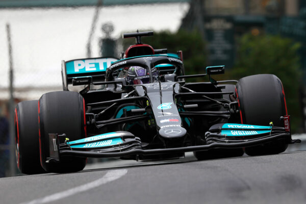 Hamilton se “posuo pepelom” za kritiziranje momčadi u Monaku