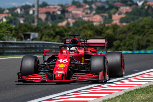 Ferrarijevi meteorolozi: Sainz priziva kišu, Leclerc bi je radije izbjegao